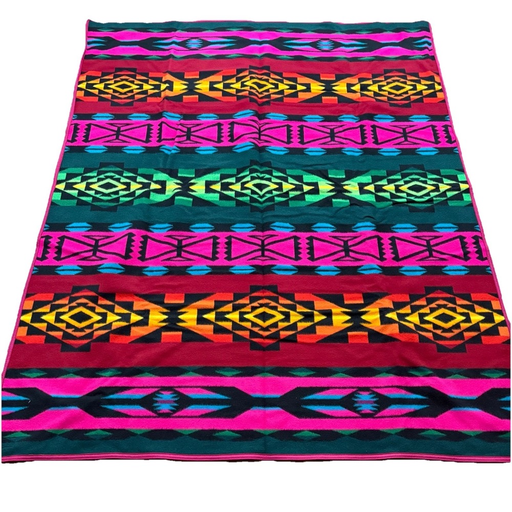 Pendleton Beaver State Abiquiu Robe Blanket Black 64x80 Wool Made USA NWT